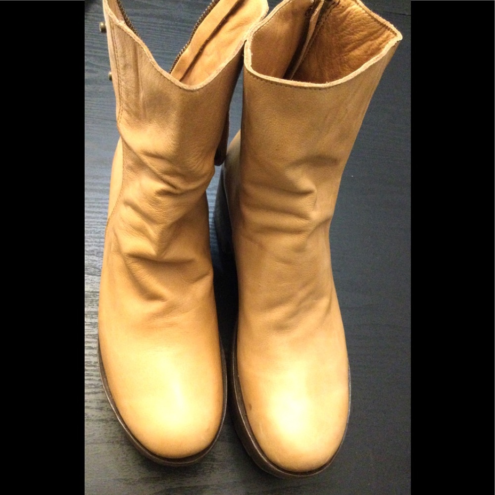 Prüne Gold Soft Leather Platform Heel Zip Boots 39